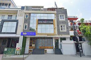 Fabhotel Pink City
