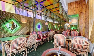 FabHotel Sky Vista Inn