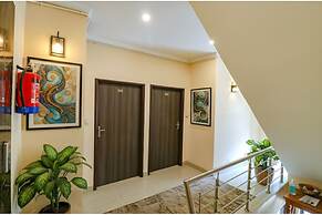 Fabhotel Golden Sunrise Inn