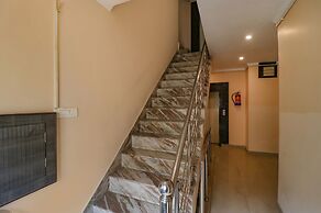 Fabhotel Golden Sunrise Inn