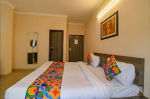 Fabhotel Golden Sunrise Inn