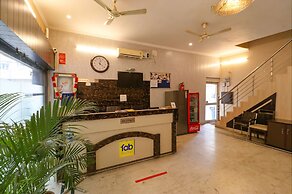 Fabhotel Golden Sunrise Inn