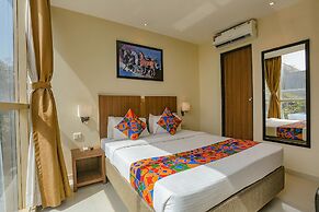 Fabhotel Royal International