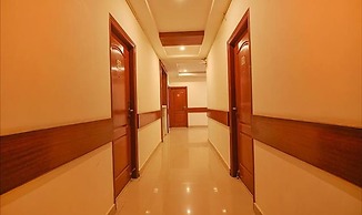 Fabhotel The Btm Palace