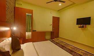 Fabhotel The Btm Palace