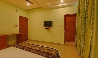 Fabhotel The Btm Palace