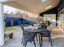 12 Person Holiday Home in Vaeggerlose-by Traum