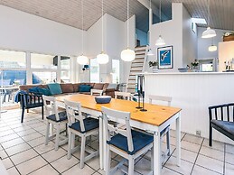 12 Person Holiday Home in Vaeggerlose-by Traum