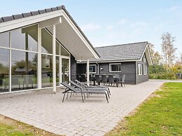5 Star Holiday Home in Vaeggerlose