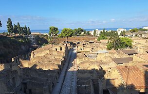 GARDEN HOUSE ERCOLANO