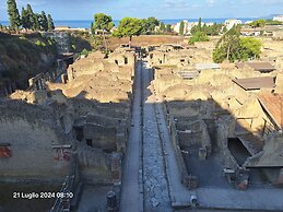 GARDEN HOUSE ERCOLANO