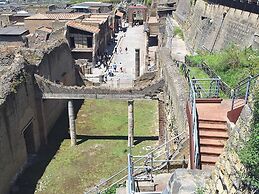 GARDEN HOUSE ERCOLANO