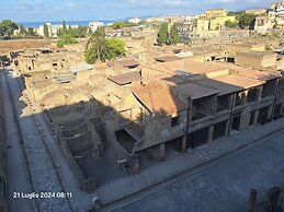 GARDEN HOUSE ERCOLANO