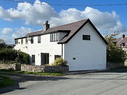 Ty Gwyn Holiday Cottage