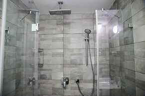 YalaRent Midtown towers TLV