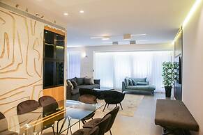 YalaRent Midtown towers TLV