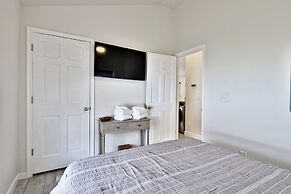 Rutland's Hidden Gem: 2 Br/1ba Renovated Home Close To Everything 2 Be