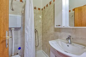 Valdarke Sea View Apartment