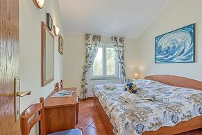 Valdarke Sea View Apartment