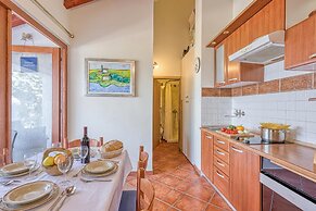 Valdarke Sea View Apartment