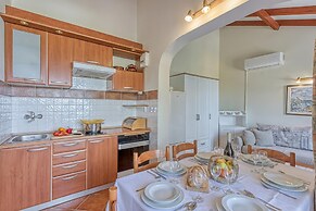 Valdarke Sea View Apartment