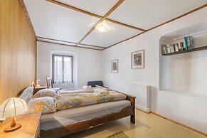 Historical Caslano Apartments