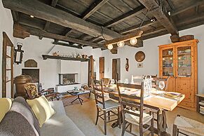 Historical Caslano Apartments