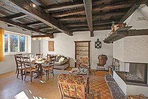 Historical Caslano Apartments