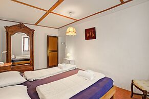 Historical Caslano Apartments