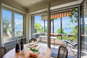 Queen Lake View