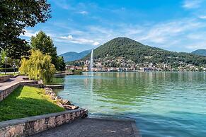 Queen Lake View