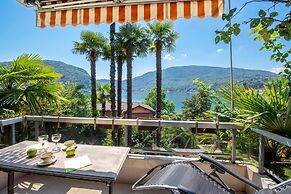 Queen Lake View