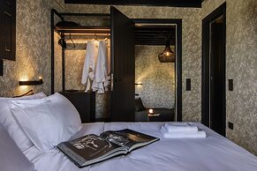 She Mykonos Boutique Hotel