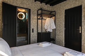 She Mykonos Boutique Hotel