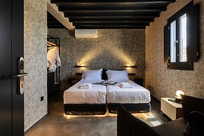 She Mykonos Boutique Hotel