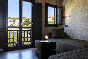 She Mykonos Boutique Hotel