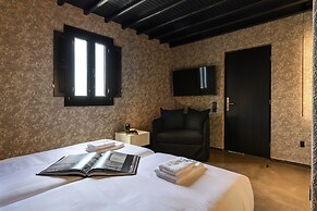 She Mykonos Boutique Hotel