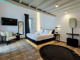 She Mykonos - The Residency
