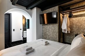 She Mykonos - The Residency