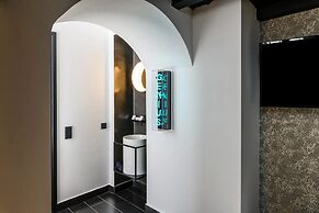 She Mykonos - The Residency