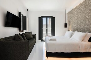 She Mykonos - The Residency