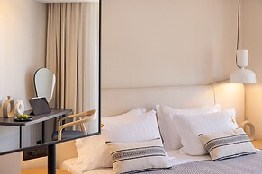 Erato by Samian Mare