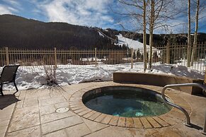Red Hawk Lodge #2213 by Summit County Mountain Retreats