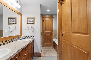 Lone Eagle #3017 by Summit County Mountain Retreats