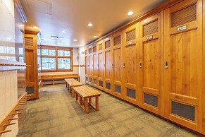 Lone Eagle #3017 by Summit County Mountain Retreats