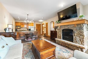 Lone Eagle #3017 by Summit County Mountain Retreats