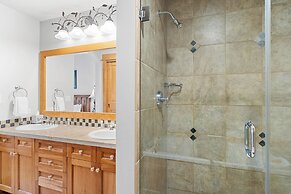 Lone Eagle #3017 by Summit County Mountain Retreats