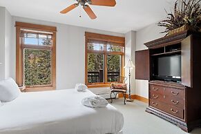 Lone Eagle #3017 by Summit County Mountain Retreats