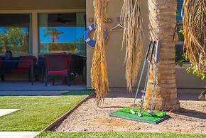 Desert Escape with Pool, Firepit, Putting Green