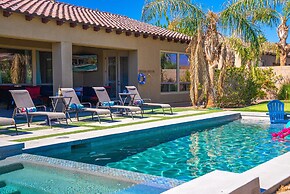 Desert Escape with Pool, Firepit, Putting Green